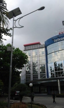 Panel control AC yang menggunakan PLC